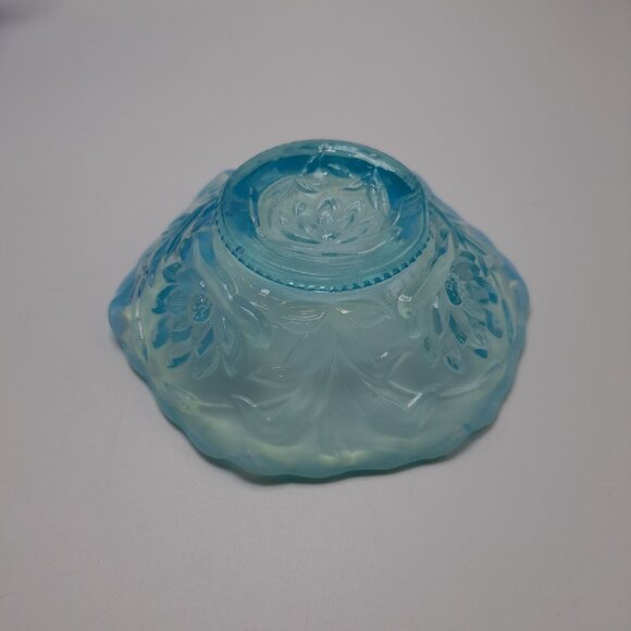 Fenton Opalescent Blue Glass Bowl Water Lily Cattails Ruffled Vintage 5 1/4" - Picture 8 of 13
